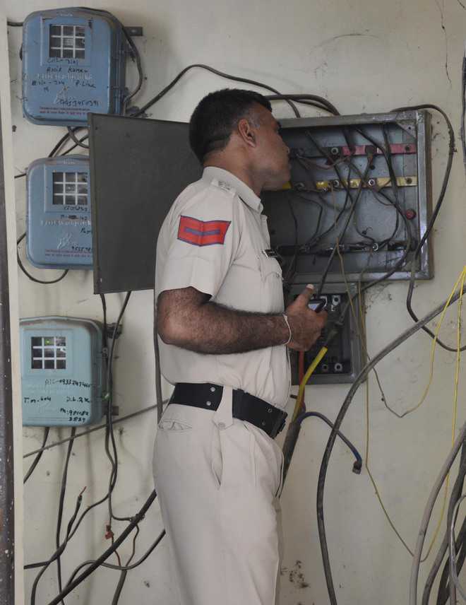 24 cops found stealing power in Gurugram