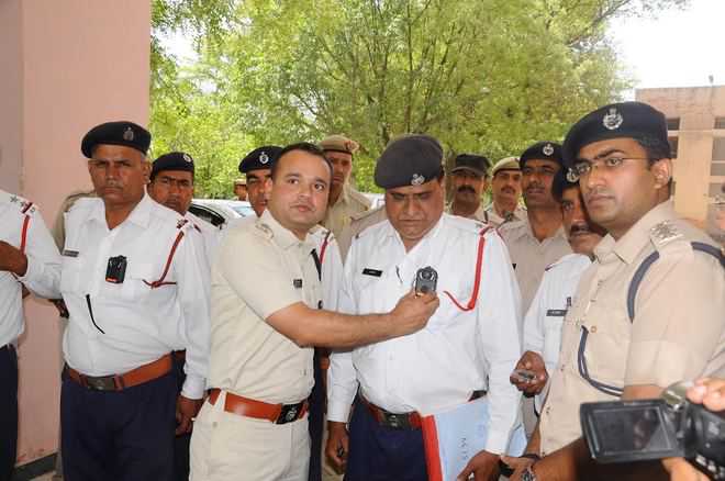 Now, Traffic Cops To Wear Body Cameras : The Tribune India