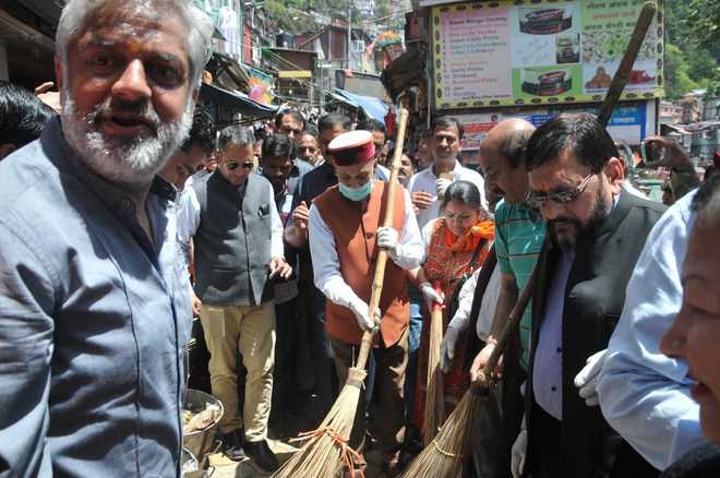 Cleanliness ‘tamasha’ ahead of PM’s visit