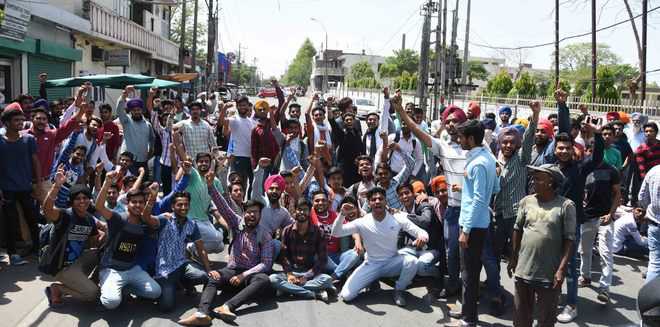 Arya College pupils stage protest, block traffic