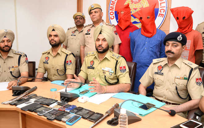 Inter-state gang of robbers busted; 3 held
