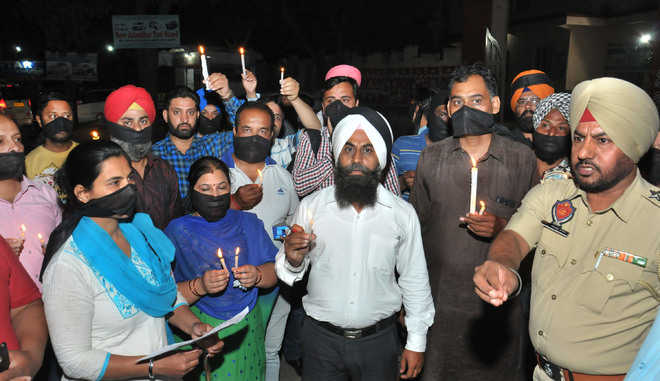 Parents protesting fee hike booked in Jalandhar
