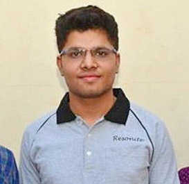 Udaipur boy tops JEE with 100% score