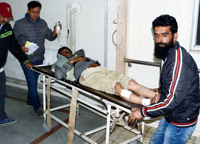 Srinagar: Civilian killed, 4 people injured in grenade blast