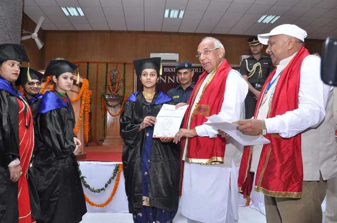 Work hard, be honest: Guv to students