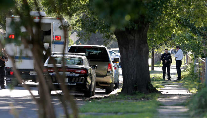 Suburban Dallas police fire officer for fatally shooting teen in car ...