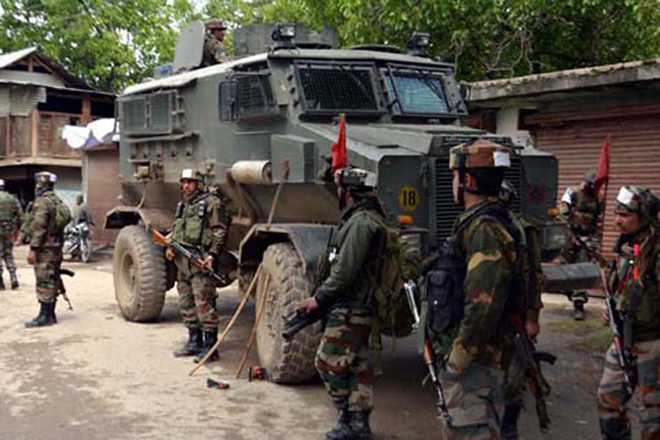 Militants ambush army patrol in Shopian; civilian dead, 2 soldiers injured