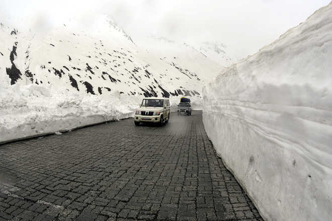 Leh-Srinagar highway re-opens for traffic