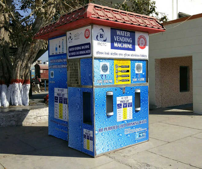4 water-vending machines lie non-functional at rly station