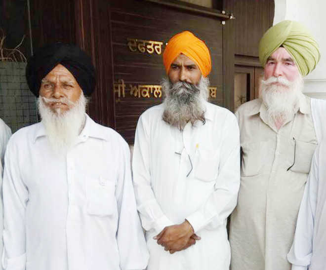 Beard protest: Sarpanch appears at Akal Takht