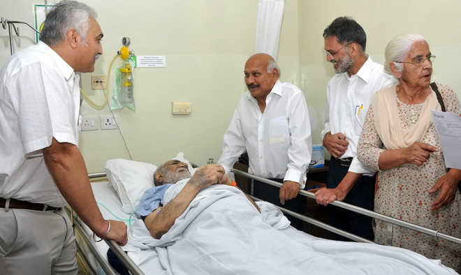 Punjab minister visits author at hospital