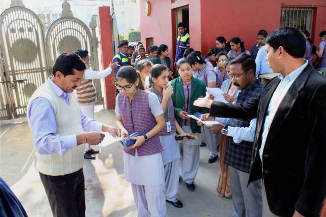 HC asks CBSE to continue with its grace marks policy