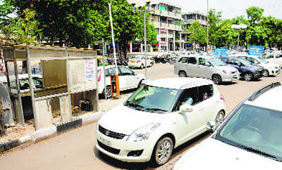 Mumbai firm walks away with parking contract