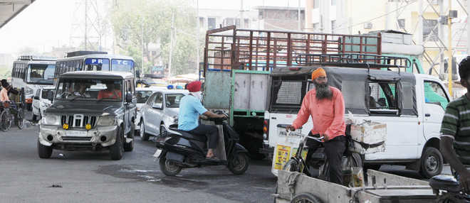 3-km stretch between ISBT, New Amritsar locality a nightmare for city residents