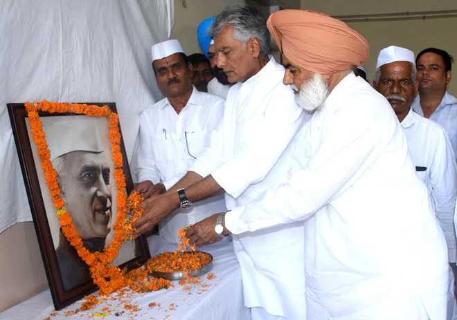 Glowing tributes paid to Pandit Nehru on 53rd death anniversary