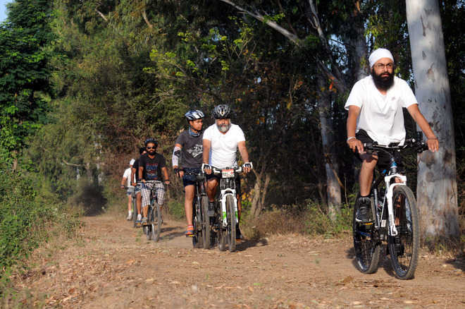 Can you cycle discount on a footpath