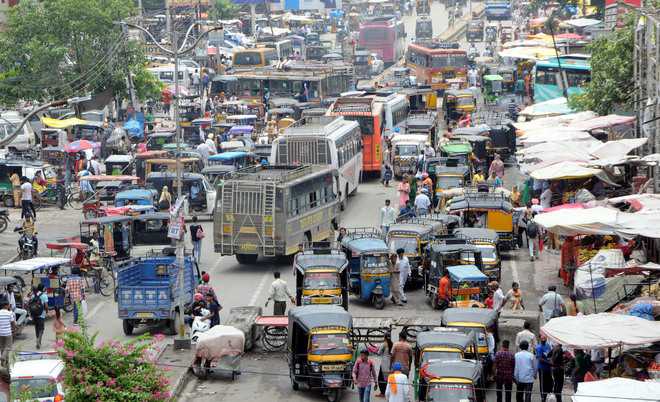 Encroachments lead to traffic chaos near bus stand