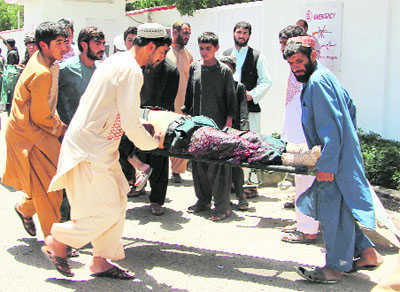 34 dead as car bomb strikes Afghan bank