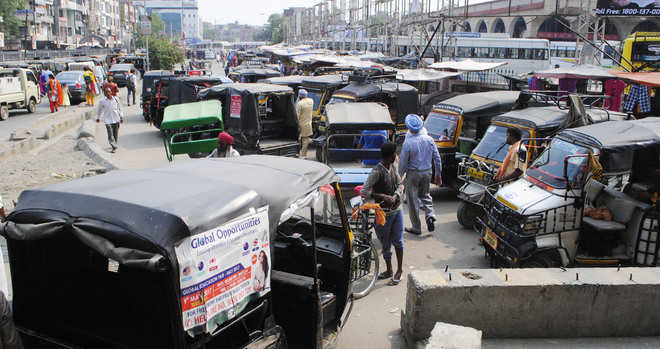 Residents for stern action against unrestricted autos