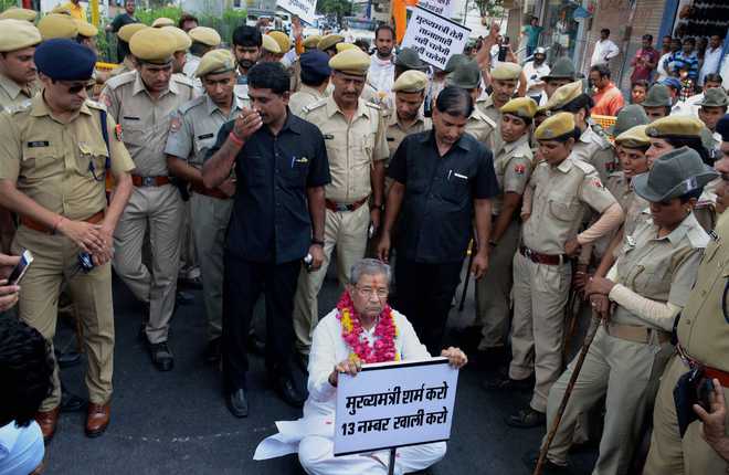 Tiwari’s attempt to protest outside CM Raje’s house foiled