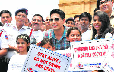 Drinking and driving, playing with life: Sidharth Malhotra