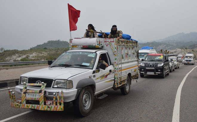 2,280 pilgrims set off for Amarnath cave