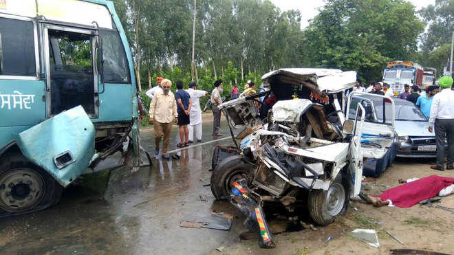 Five of family killed in car-bus collision