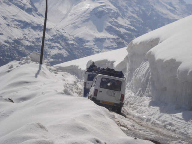 Roads to Leh, Kaza blocked