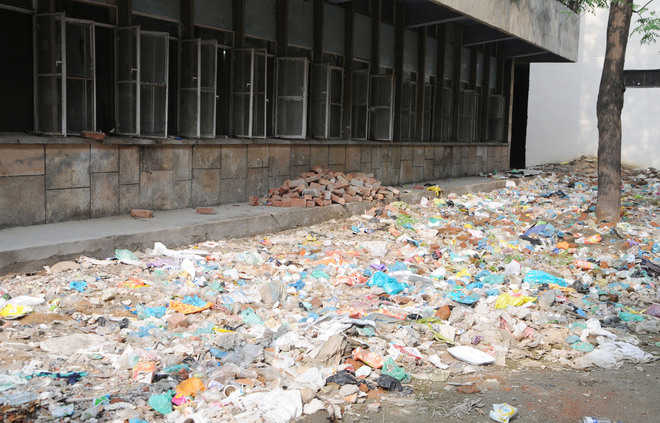 Garbage dumped inside GND Hospital puts patients at risk