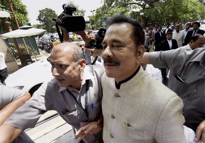 SC refuses more time to Sahara chief for realisation of Rs 522-cr cheque