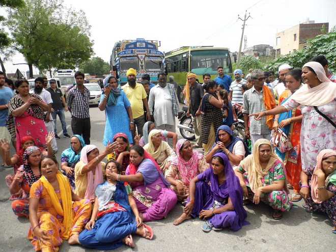 Villagers Block Highway The Tribune India 7661