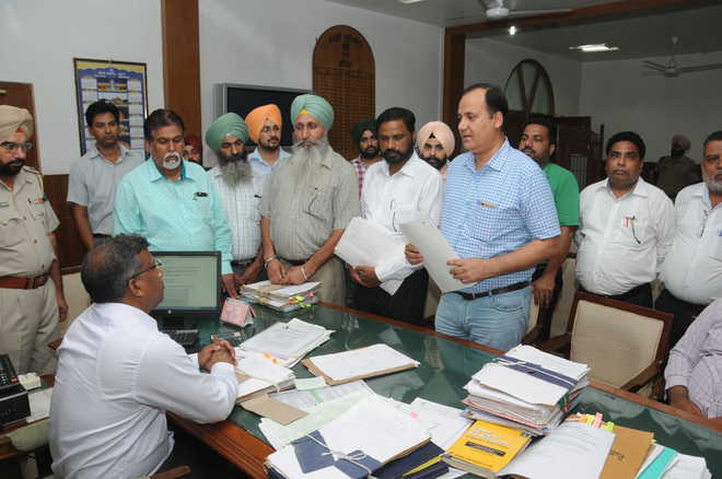 Employees submit charter of demands to DC