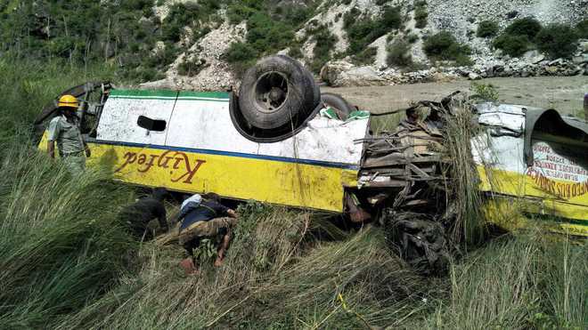 28 dead, 7 injured in road mishap in Himachal''s Rampur