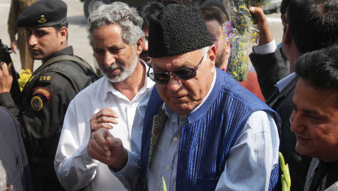 Farooq wants India to involve third party for Kashmir settlement