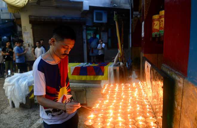 Tibetan student, who attempted self-immolation, dies
