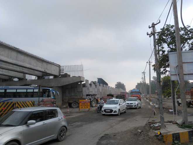 Commuters Lost In Diversion At Rose Garden Chowk