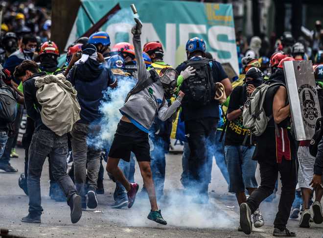 Venezuela Oppn calls for boycott of vote to overhaul Constitution