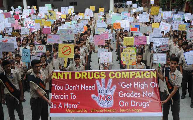 School kids raise awareness on drug abuse