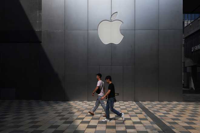 Chinese developers sue Apple for ''abuse of App Store control''