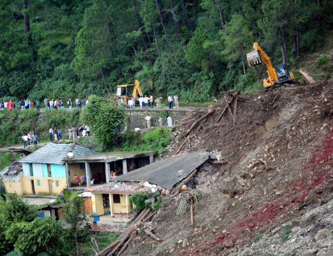 46 dead as landslide buries two buses in Mandi, rescue ops to resume tomorrow