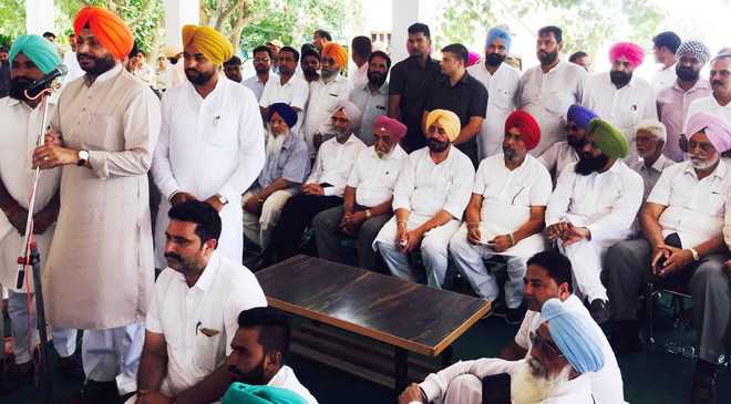 Issues concerning debts ignored by Badals, says Bittu