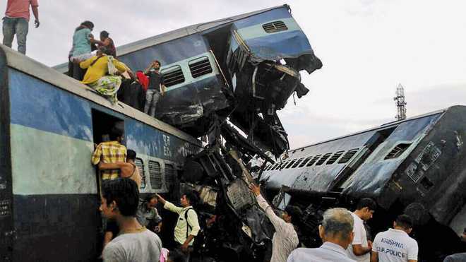 23 dead as 14 coaches of Utkal Express derail in Muzaffarnagar