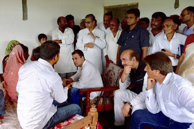 Rahul meets Gorakhpur victims, Yogi says it’s no place for ‘picnic’