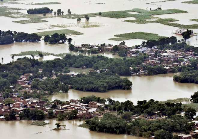 Nitish govt at sea over floods