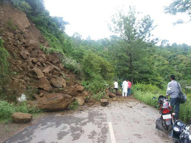 Panchkula-Morni, Raipur Rani-Morni roads blocked as heavy rain leads to landslides