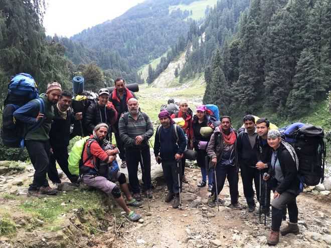 Mountaineering team returns from arduous Bara Bhangal trek