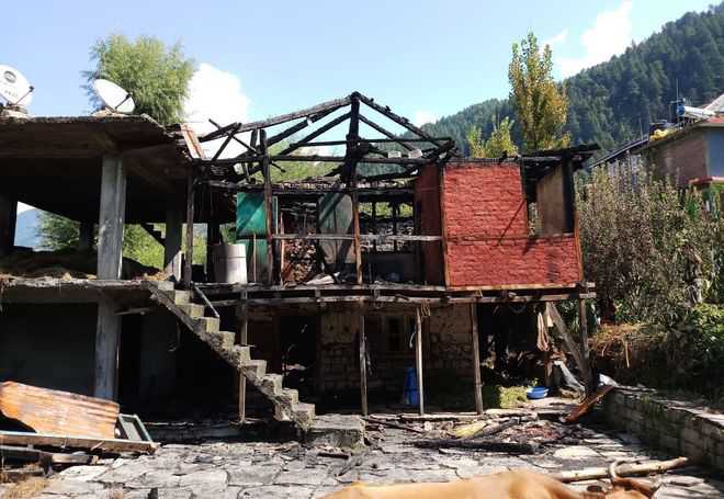 Man dies as house catches fire