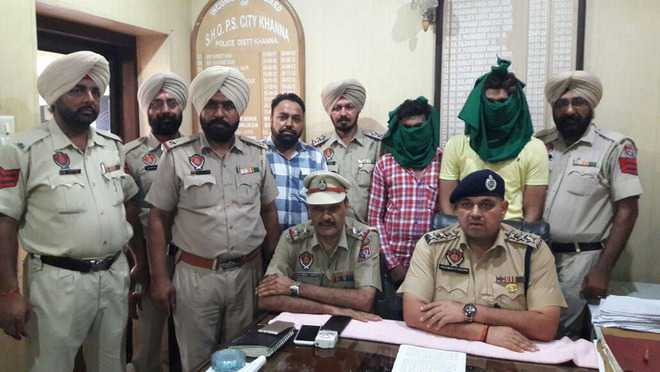 Two held with 115 gm of smack