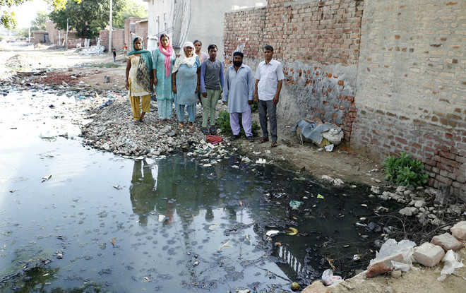 Sanjay Nagar residents face sewage overflow woes