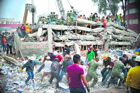 Mexico rescuers labour against time : The Tribune India